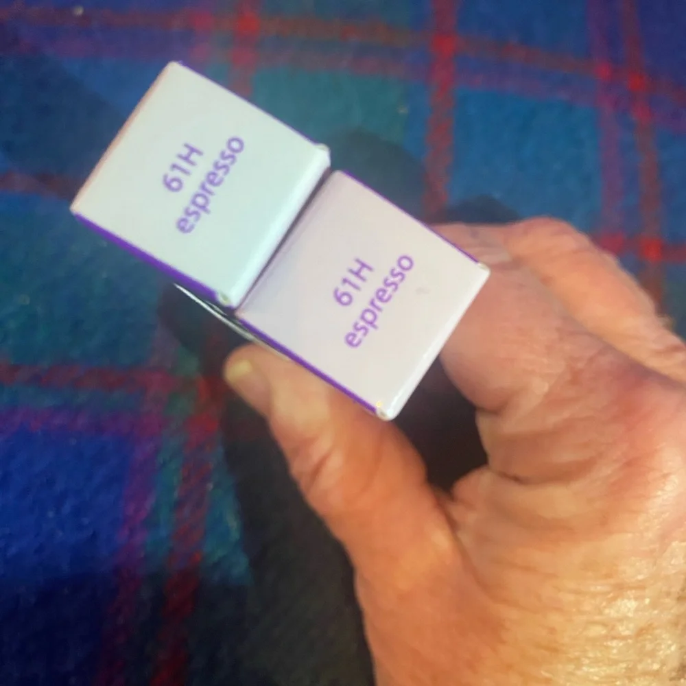 2 Tarte Creaseless Concealer 61H Espresso
